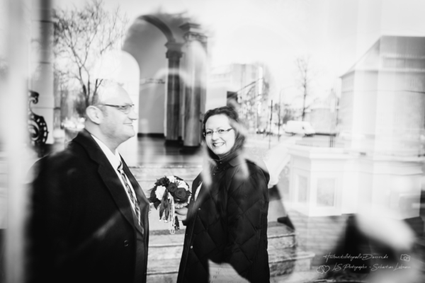Hochzeitsreportage in Düren - Standesamtliche Trauung im Hösch Museum - Tolle Hochzeitsfotos von Eurem Fotografen aus NRW Hochzeitsfotograf in Düren, Aachen, Jülich, Langerwehe, Vettweiß - Tolle Hochzeitsfotos von Eurem Fotografen aus NRW