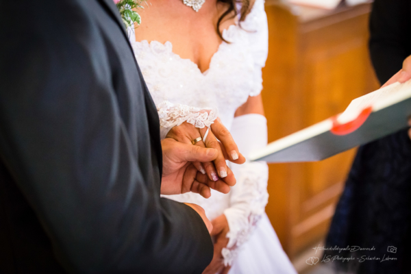Hochzeitsreportage in Linnich - Trauung in der Kirche - Tolle Hochzeitsfotos von Eurem Fotografen aus NRW Hochzeitsfotograf in Düren, Aachen, Jülich, Linnich - Tolle Hochzeitsfotos von Eurem Fotografen aus NRW